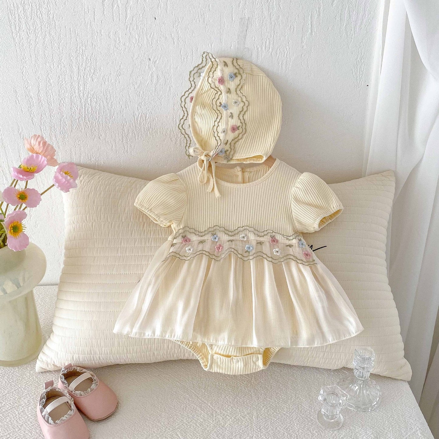 Summer Arrival Baby Girls Cute Apricot Short Sleeves Flowers Pattern Lace Attached Onesies